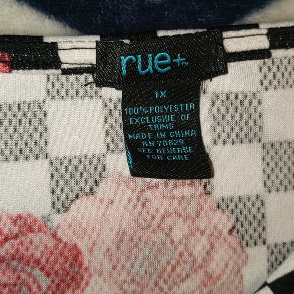 Flower Top - Picture 2 of 3